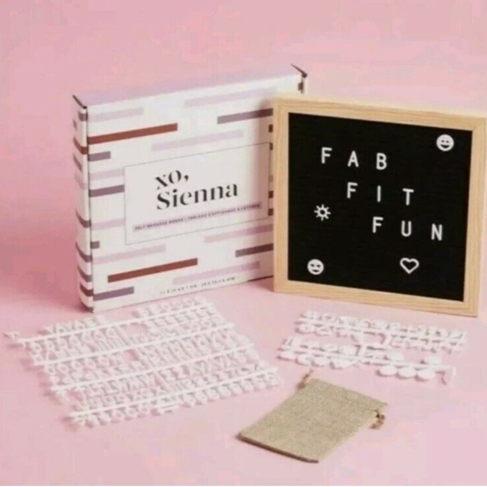 XO, Sienna Felt Message Board